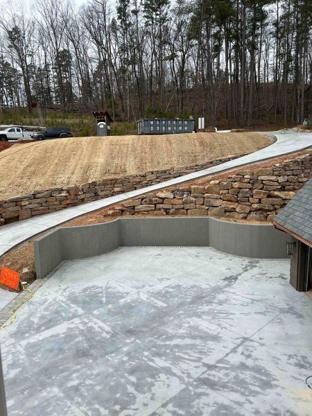 Driveway & Autocourt