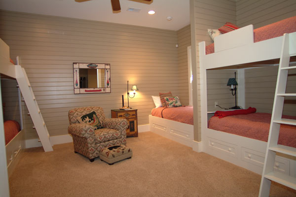 The Cliffs at Keowee Vineyards Built-in Bunk Beds