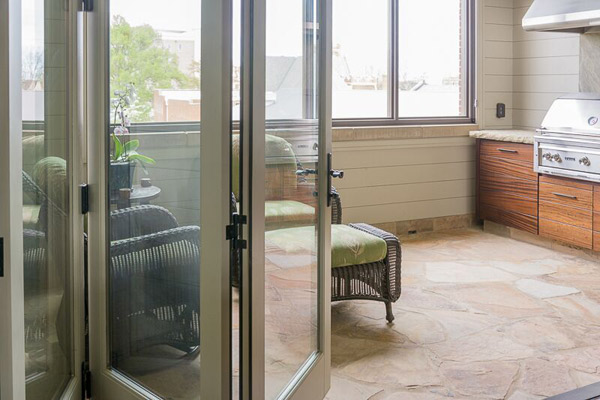 Screened grill porch